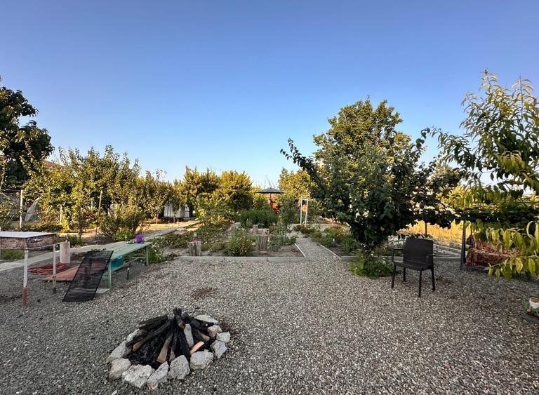 Casă individuală cu 8 camere cu Piscina în Palazu Mare