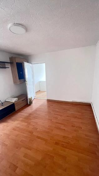 Casă cu 3 camere cu Teren 261 Mp în Central