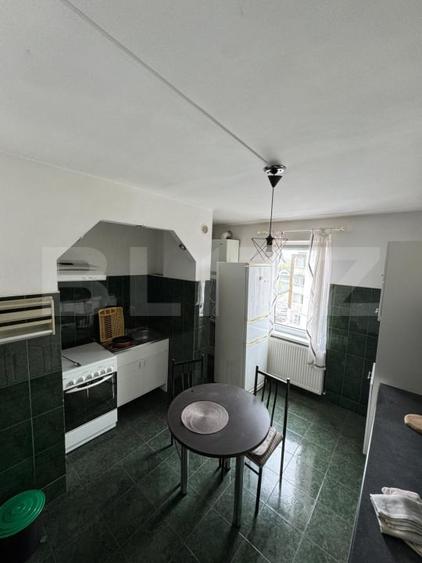 Apartament cu 3 camere decomandat, mobilat în Luduș