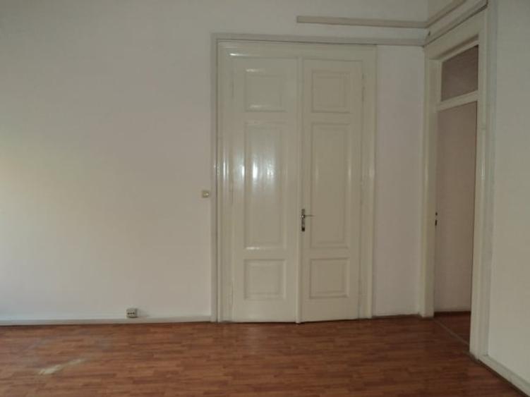 Apartament cu 5 camere semidecomandat în Unirii