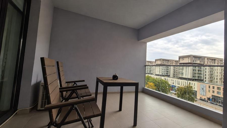 Apartament cu 3 camere semidecomandat în Aviației