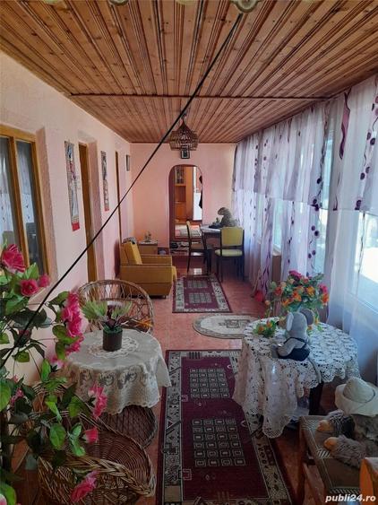 Casă cu 5 camere cu Teren 700 Mp în Peretu