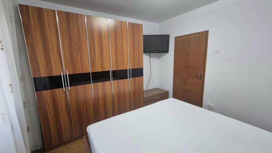 Apartament cu 2 camere decomandat în Lacul Tei