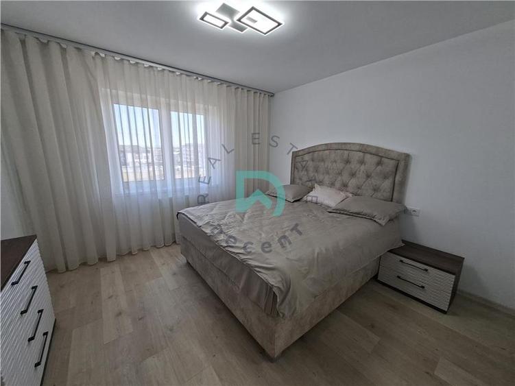 Apartament cu 3 camere decomandat în Tractorul