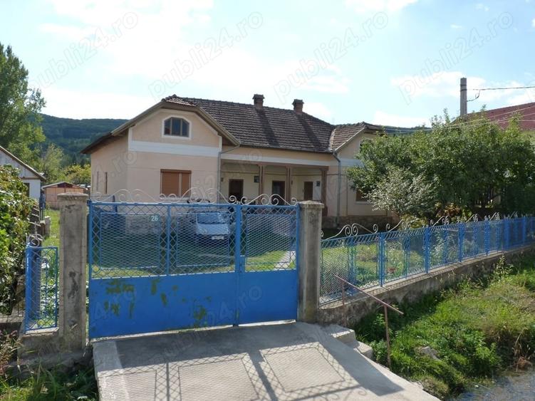 Casă cu 7 camere cu Teren 1277 Mp în Geoagiu-Băi