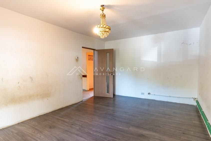 Apartament cu 3 camere decomandat, mobilat în Între Lacuri