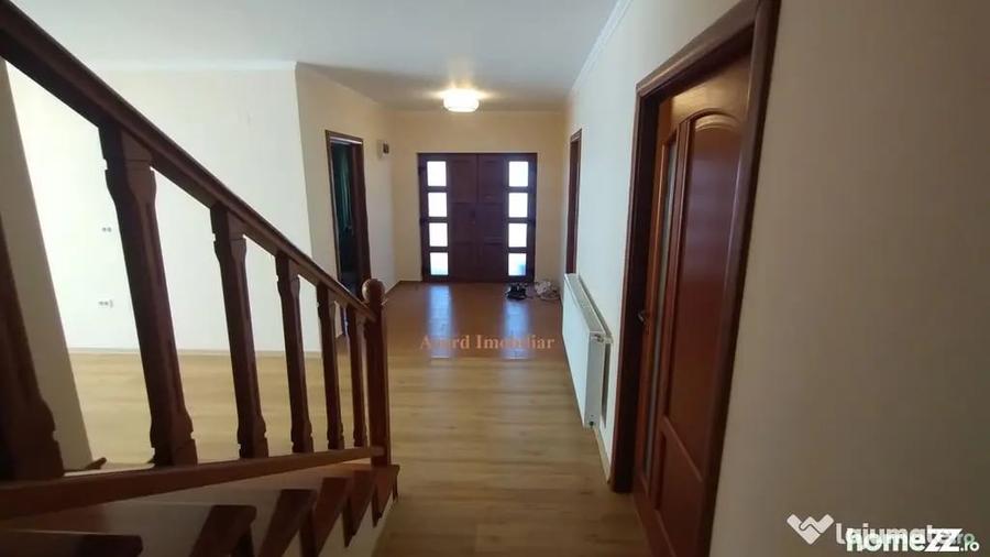 Casă cu 5 camere cu Teren 440 Mp în Valu lui Traian