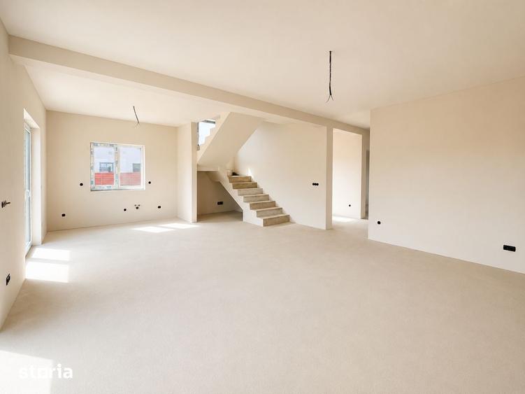 Casă cu 9 camere cu Teren 476 Mp în Jucu