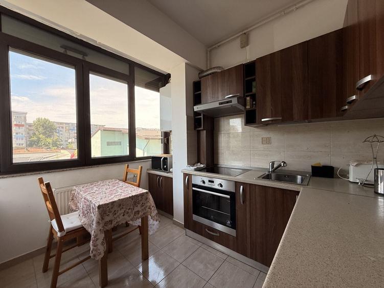 Apartament cu 3 camere decomandat, mobilat în 1 Mai