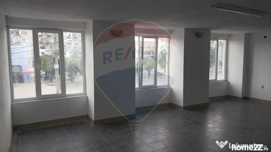 Spațiu comercial, de 120 mp, în Central