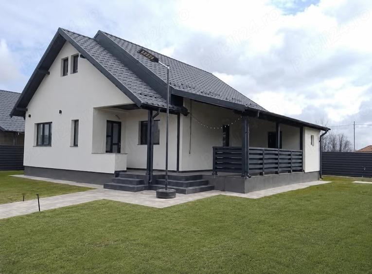 Casă cu 2 camere cu Teren 400 Mp în Central