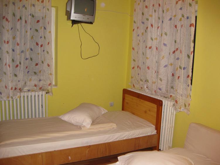 Casă cu 14 camere cu Canalizare în Valea Alba