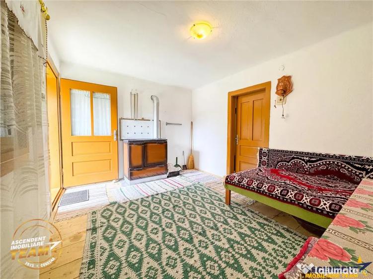 Casă cu 2 camere cu Teren 553 Mp în Sâncrai