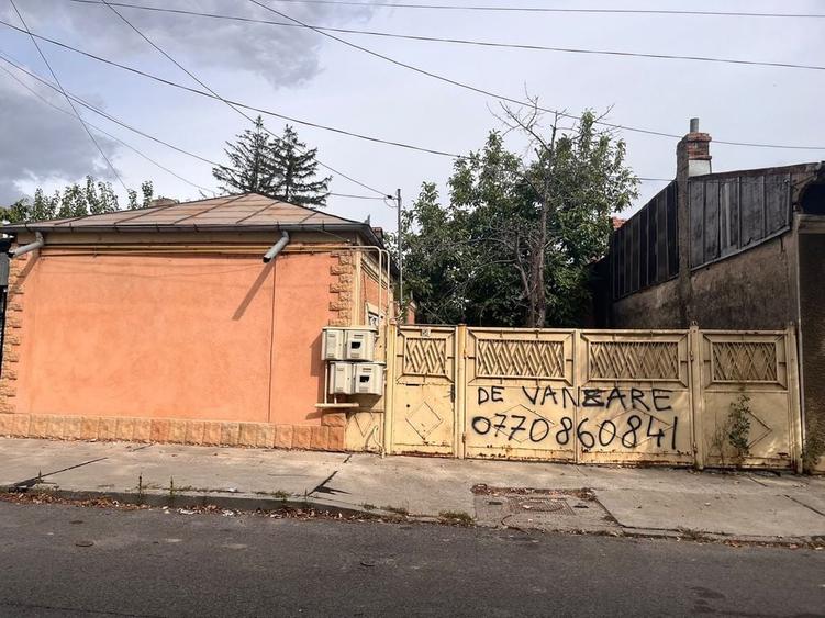 Casă cu 4 camere în Central