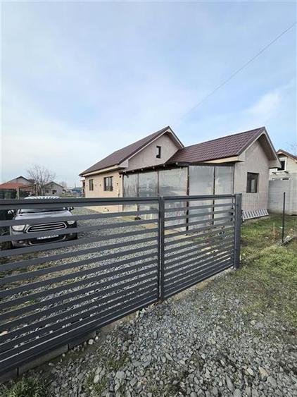 Casă individuală cu 4 camere cu Teren 690 Mp în Corbu