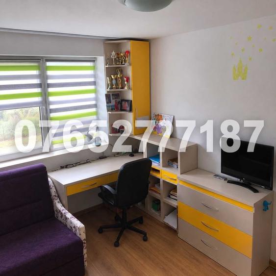 Apartament cu 4 camere decomandat în Titan