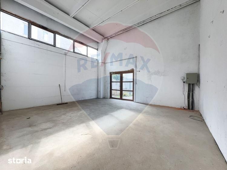 Spațiu comercial, de 261 mp, în Freidorf