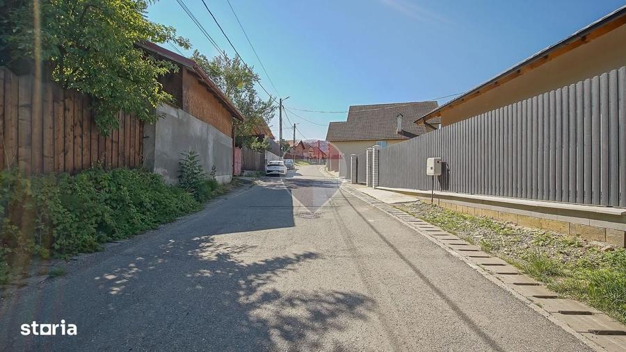 Casă cu 3 camere în Tărlungeni