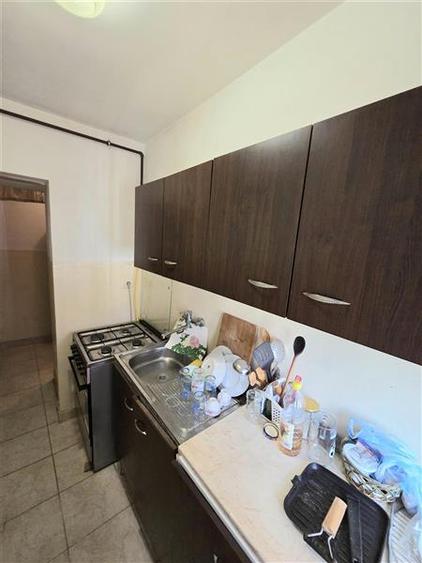 Apartament 3 Camere, Decomandat, Zona Km 4-5 - 10
