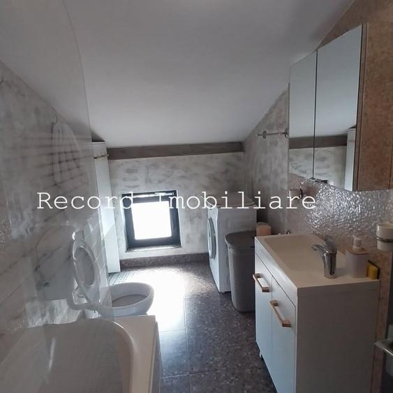 Apartament cu 2 camere semidecomandat în Florești