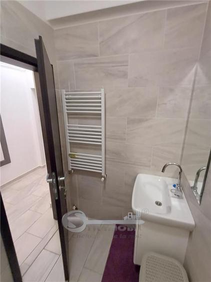 Apartament cu 2 camere decomandat în Podu Roș