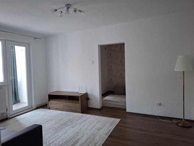 Apartament cu 2 camere semidecomandat în Mihail Kogălniceanu