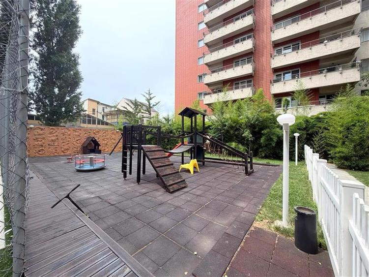 Apartament cu 2 camere semidecomandat în Tei