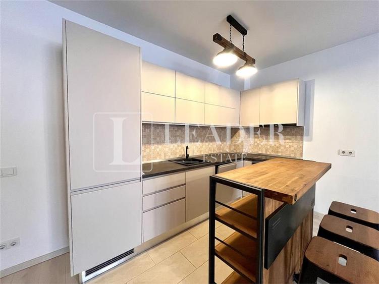 Apartament cu 3 camere decomandat, mobilat în Unirii