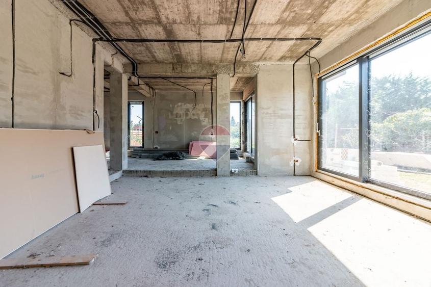 Casă individuală cu 4 camere cu Teren 701 Mp în Corbeanca