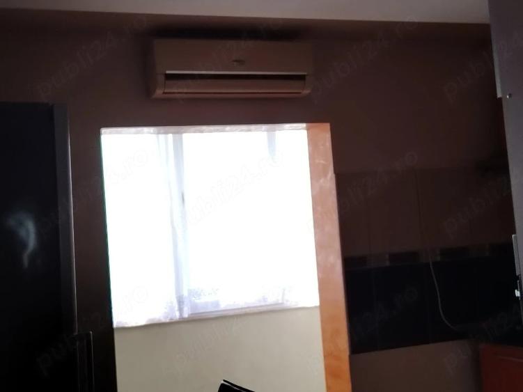 Apartament cu 3 camere decomandat în Nufărul