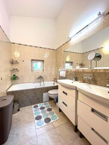 Duplex cu 5 camere cu Canalizare în Bună Ziua