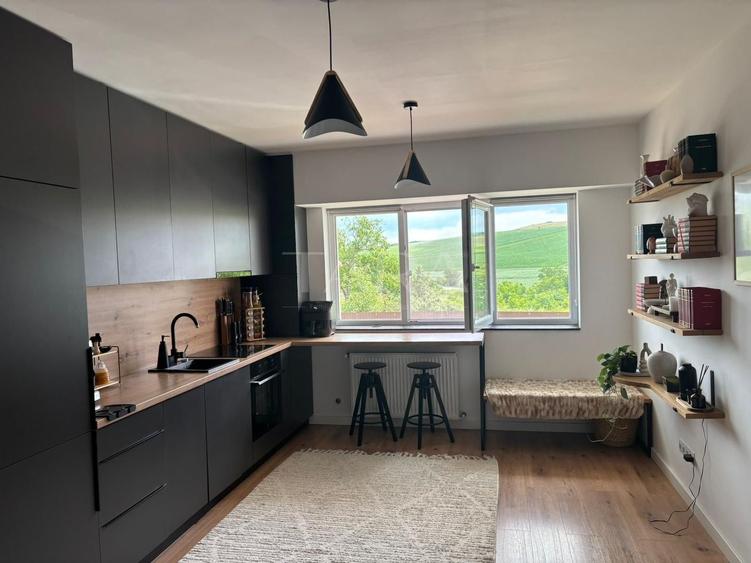 Apartament cu 2 camere semidecomandat, mobilat în Apahida