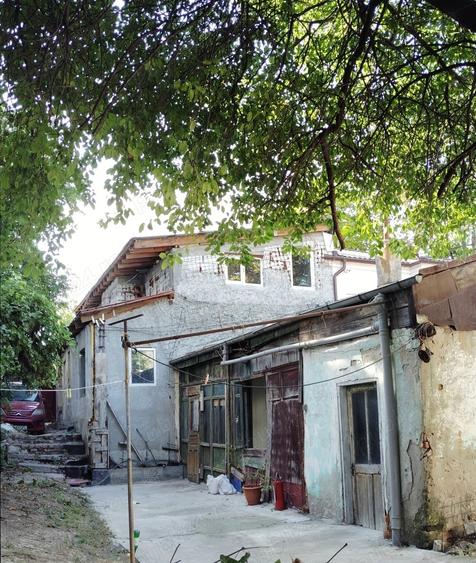 Casă cu 3 camere în Central