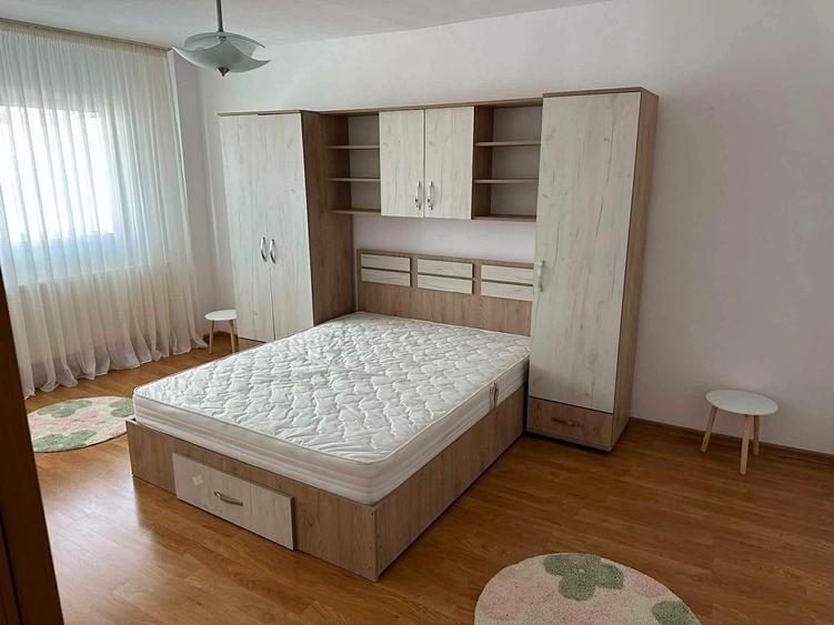 Apartament cu 2 camere decomandat în Energiei