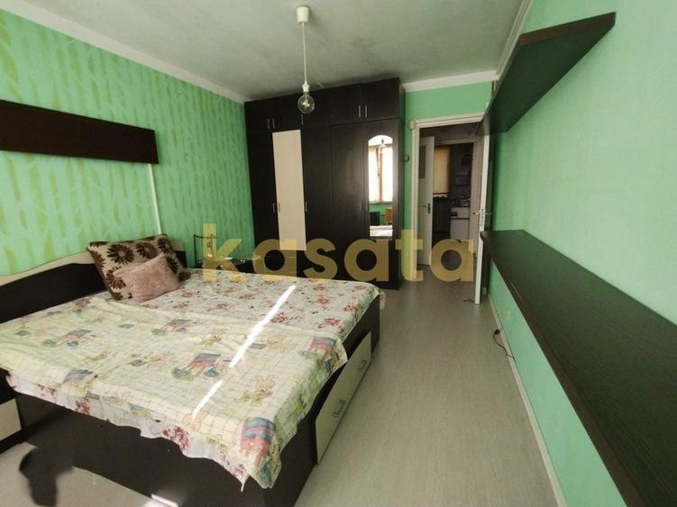 Apartament cu 3 camere semidecomandat în Ozana