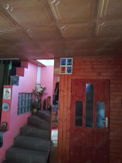 Casă cu 7 camere cu Teren 1420 Mp în Dumbrava