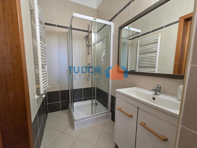 Duplex cu 6 camere cu Canalizare în Pipera