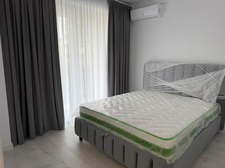 Apartament cu 4 camere decomandat în Sat Vacanță