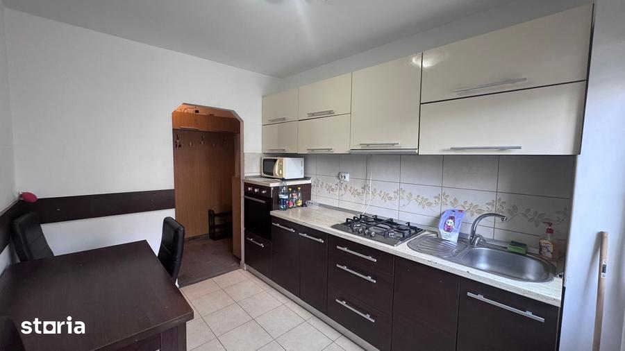 Apartament cu 3 camere decomandat în Dacia