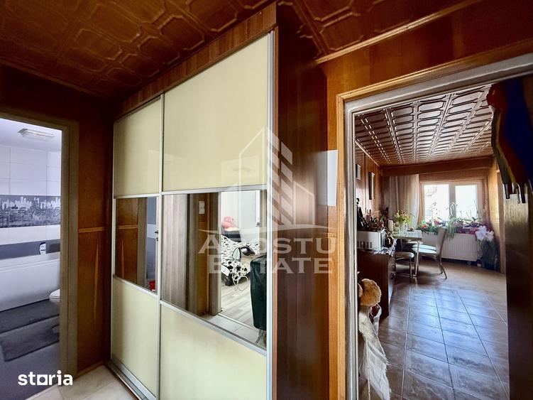 Apartament cu 3 camere decomandat în Lunei