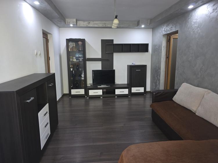Apartament cu 2 camere semidecomandat în Trivale