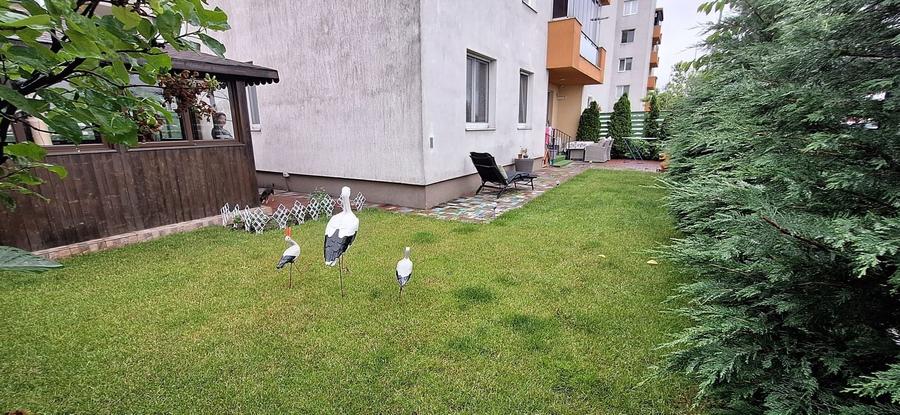 Apartament cu 3 camere decomandat în Exterior Est