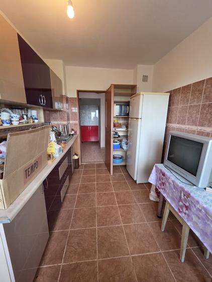 Apartament cu 3 camere decomandat în Zețarilor