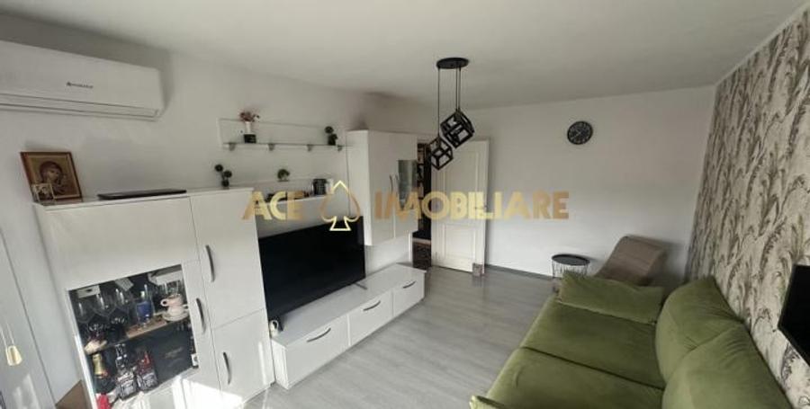 Apartament cu 3 camere decomandat, mobilat în Sălăjan