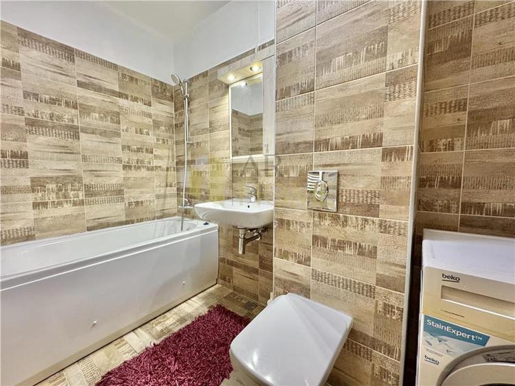 Apartament cu 3 camere decomandat, mobilat în Albert