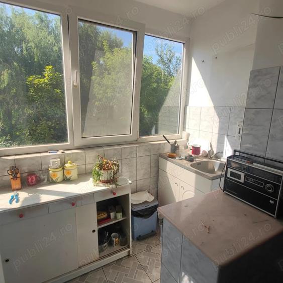 Apartament cu 3 camere în Viziru 1