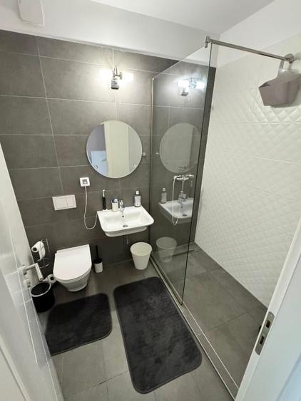 Casă cu 5 camere cu Canalizare în Central