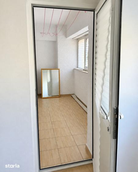 Apartament cu 4 camere semidecomandat în Moșilor