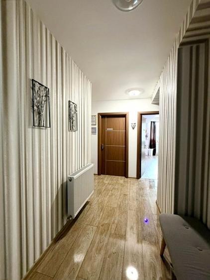 Apartament cu 3 camere în Tractorul