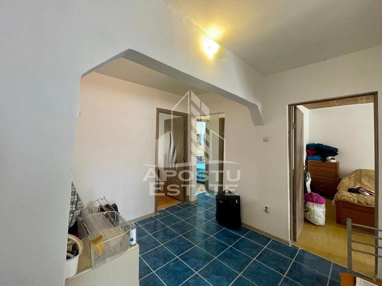 Apartament cu 3 camere decomandat, mobilat în Central